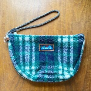 KAVU Tabernash Wristlet Travel Pouch Bag Clutch Rope Strap Northwest Fuzzy Plaid